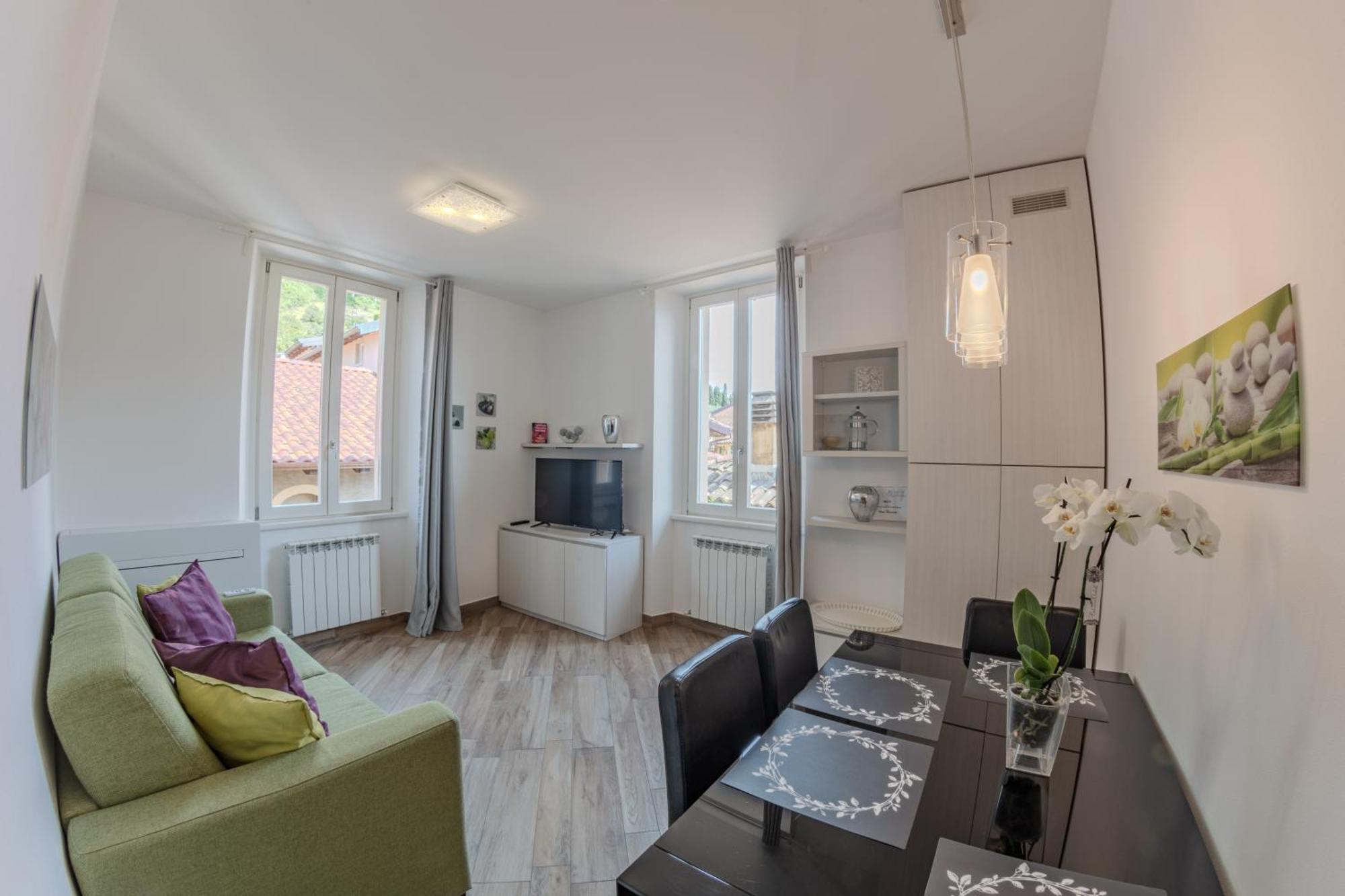 Appartamento Il Borgo Беладжо Екстериор снимка
